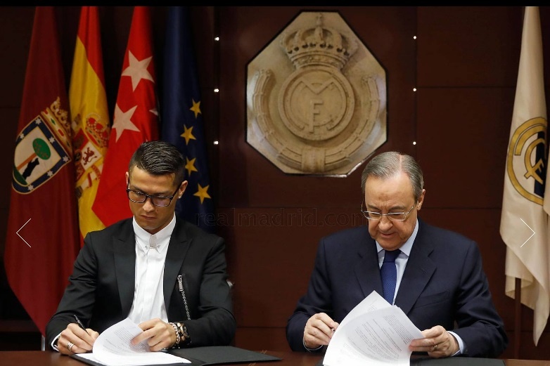 Ronaldo ky hop dong moi anh 2