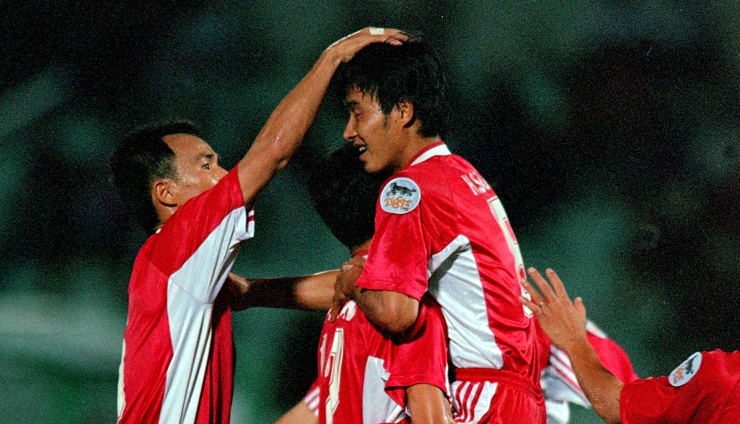 Ban ket Indonesia 3-2 Viet Nam (AFF Cup 2000) hinh anh