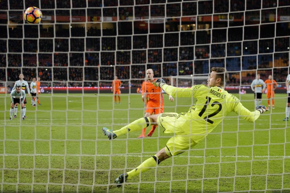 Mắt trái tổn thương, Courtois khiến Chelsea lo âu ảnh 1 Mat trai ton thuong, Courtois khien Chelsea lo au anh 1