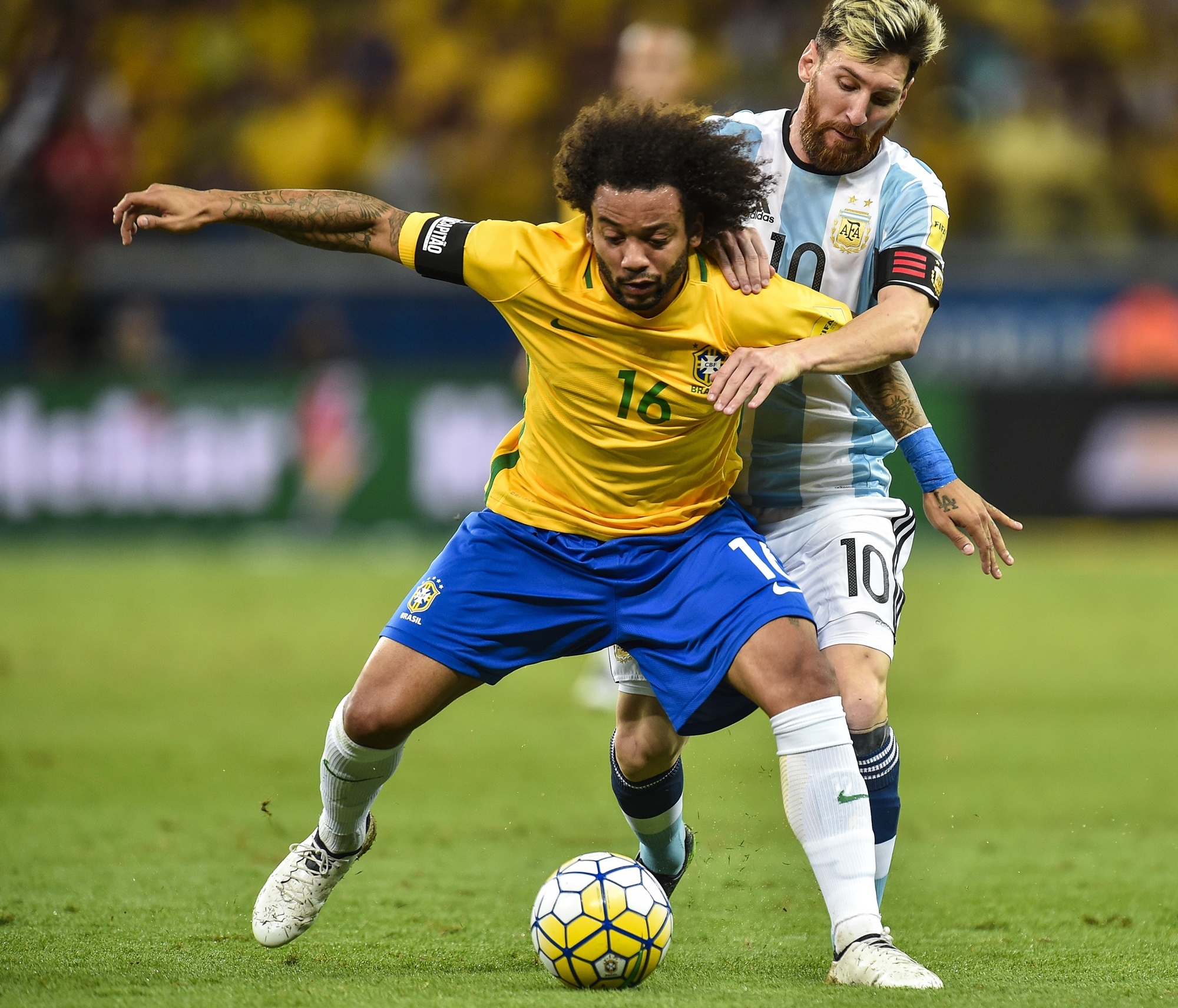 Marcelo phat minh hang rao chong Messi da phat hinh anh