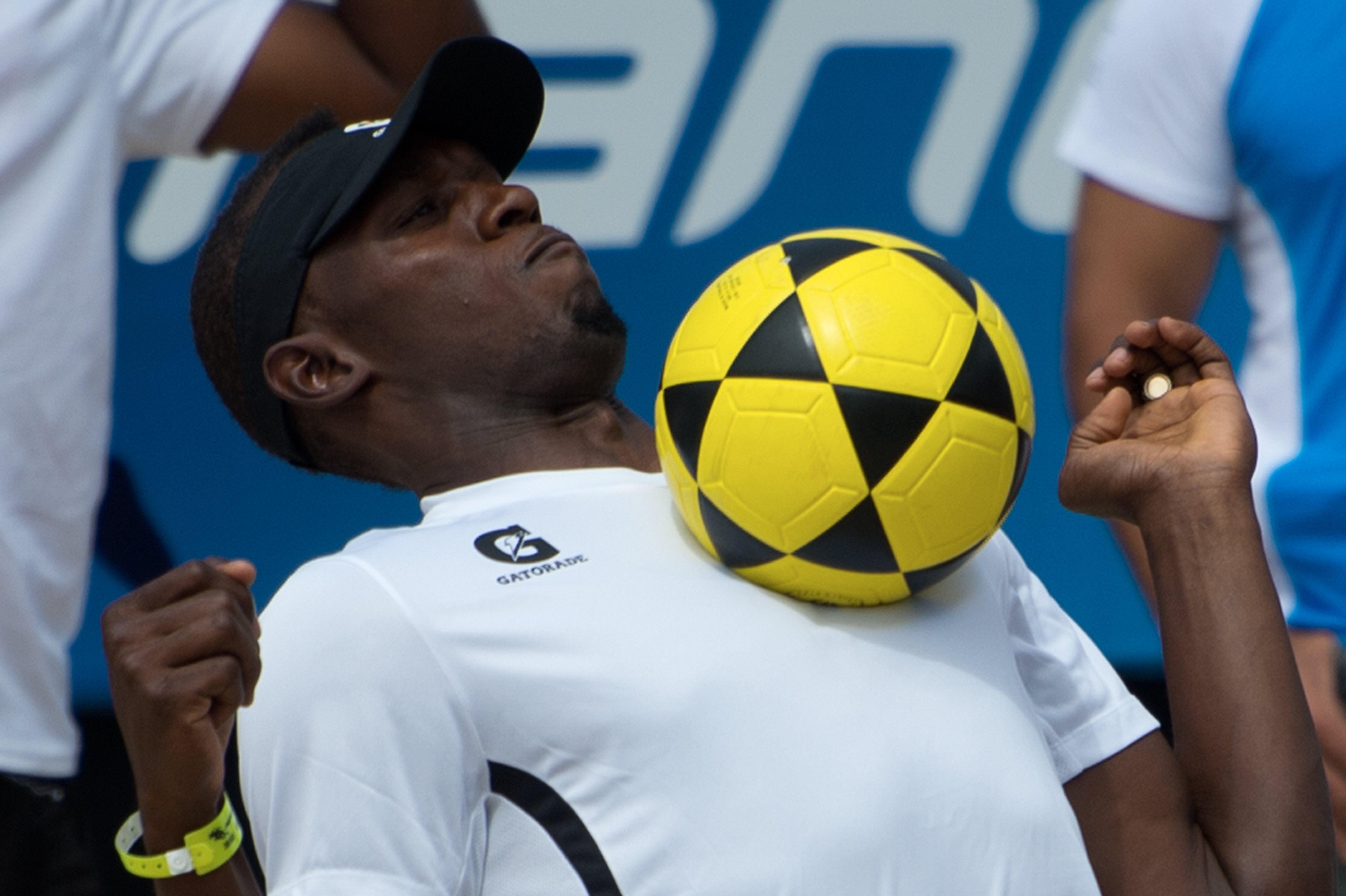 Tập cùng Dortmund, Usain Bolt mơ khoác áo Man United ảnh 1 Tap cung Dortmund, Usain Bolt mo khoac ao Man United anh 1