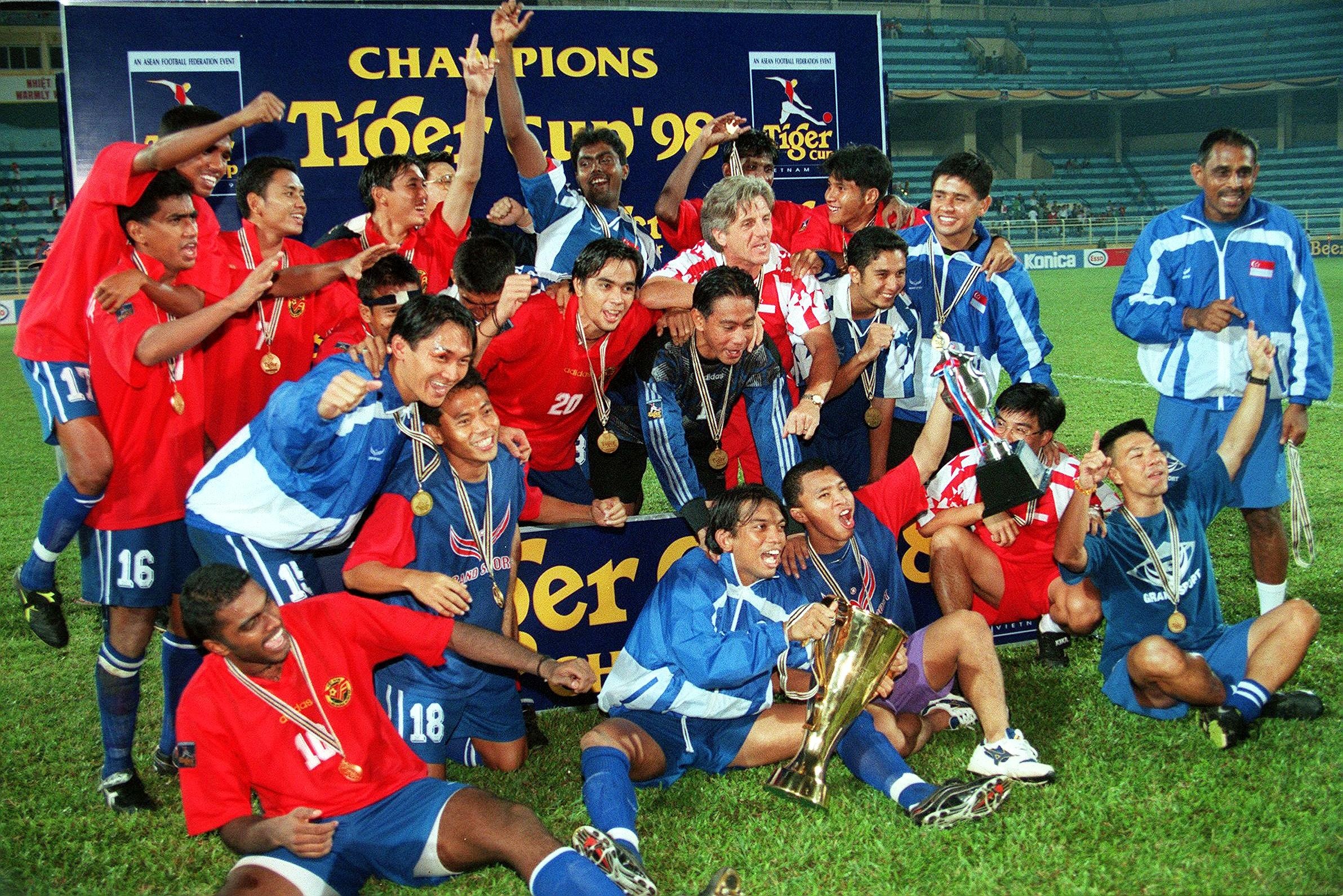 Bi kich nam 98 cua DT Viet Nam hinh anh