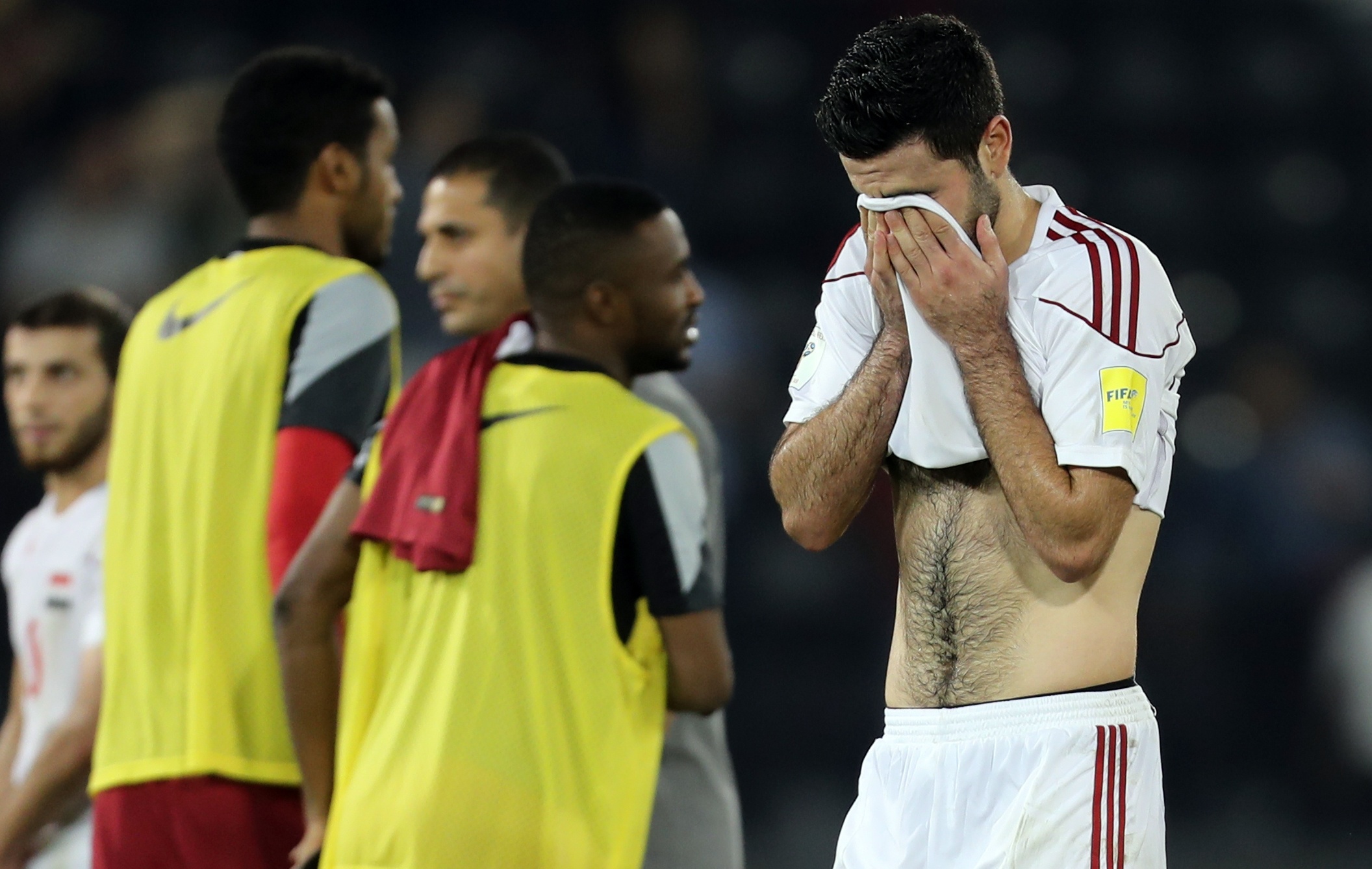 Tu Trung Quoc den Qatar va bi kich nha giau cung khoc hinh anh