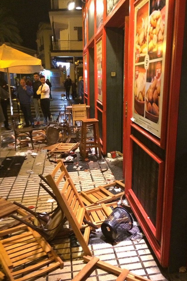 Fan Juventus bị đâm nguy kịch trước trận gặp Sevilla ảnh 1 Fan Juventus bi dam nguy kich truoc tran gap Sevilla anh 1