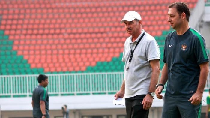 Alfred Riedl tin Indonesia se ha Viet Nam de vao chung ket hinh anh