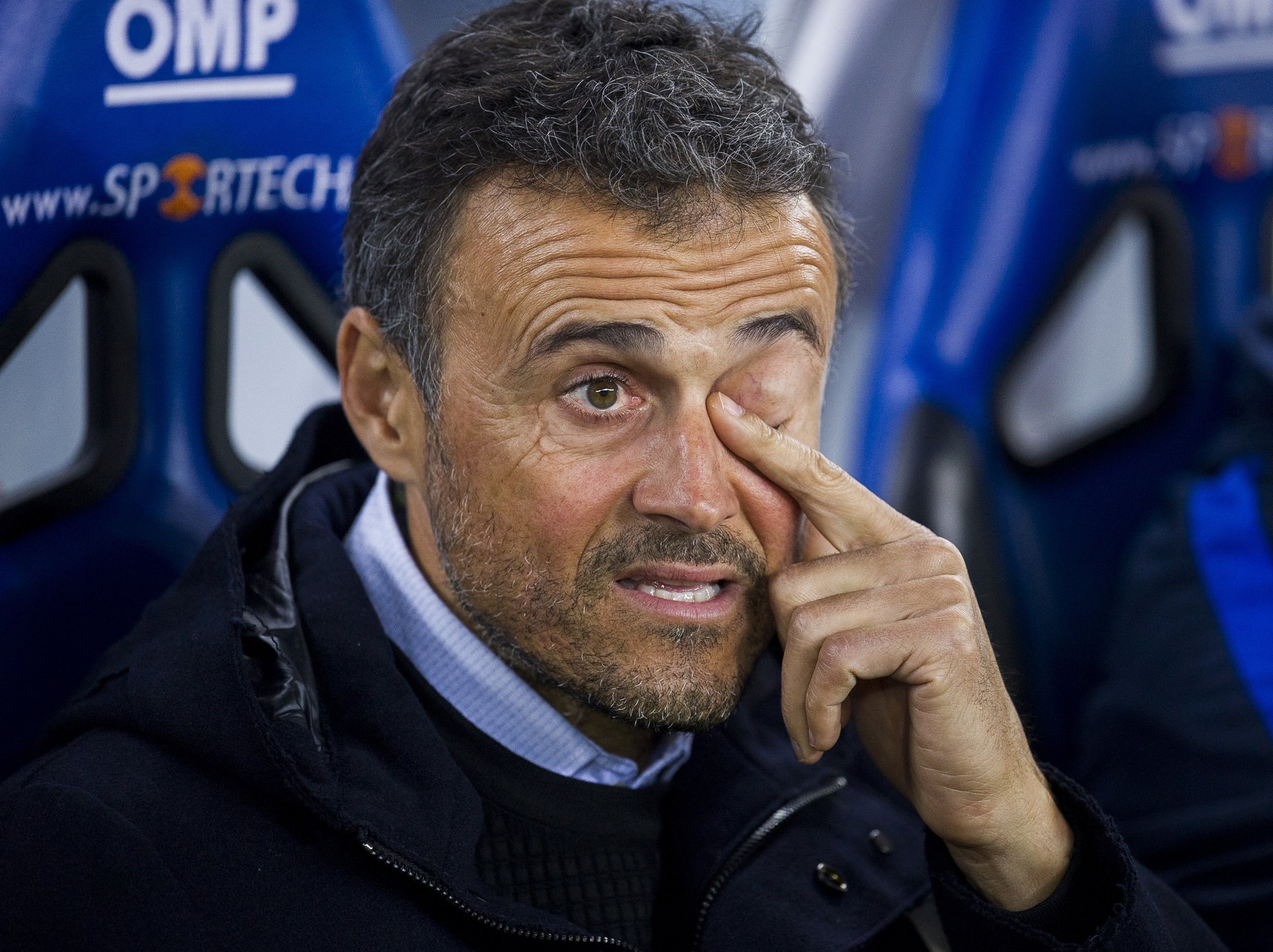 Luis Enrique thot len 'te hai' khi noi ve phong do Barca hinh anh