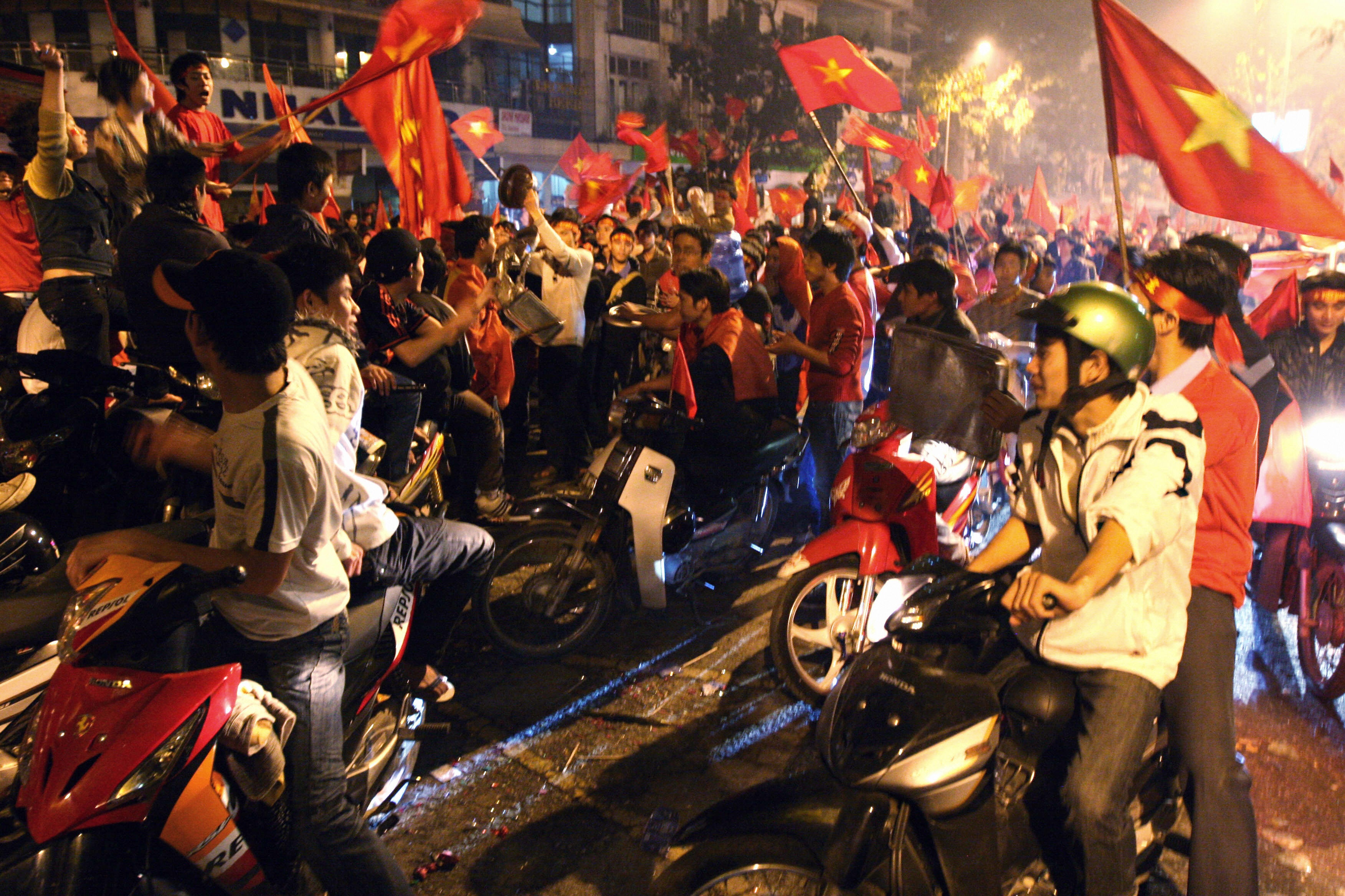 Báo nước ngoài nhắc lại khoảnh khắc lịch sử AFF Cup 2008 ảnh 2 Bao nuoc ngoai nhac lai khoanh khac lich su AFF Cup 2008 anh 2