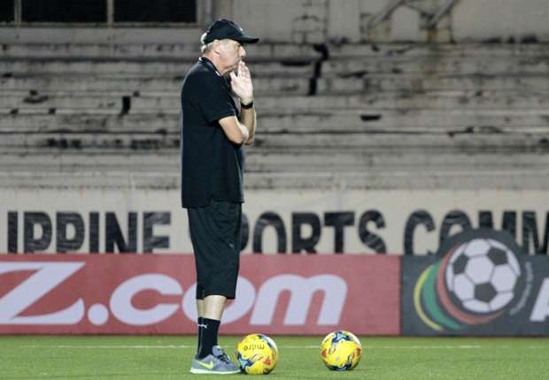 Ông Riedl nổi đóa vì flycam ảnh 1 Ong Riedl noi doa vi flycam anh 1