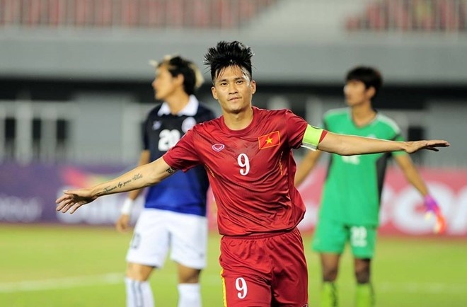 Công Vinh là tâm điểm của ĐT Việt Nam tại bán kết AFF Cup ảnh 2 Cong Vinh la tam diem cua DT Viet Nam tai ban ket AFF Cup anh 2