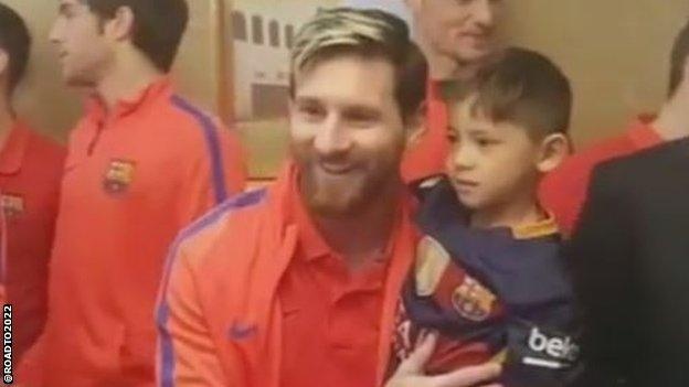 'Cau be ao nylon' hoan thanh giac mo gap Messi hinh anh