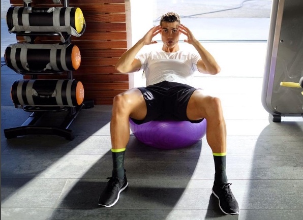 Khái niệm huyền thoại không còn hợp với Ronaldo ảnh 3 Khai niem huyen thoai khong con hop voi Ronaldo anh 3