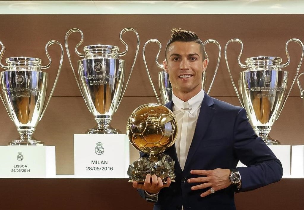 Ronaldo choi bong thong minh de luon la so 1 hinh anh