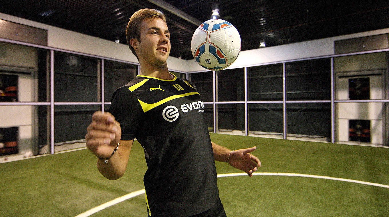 Footbonaut, co may mang den thanh cong cho Dortmund hinh anh