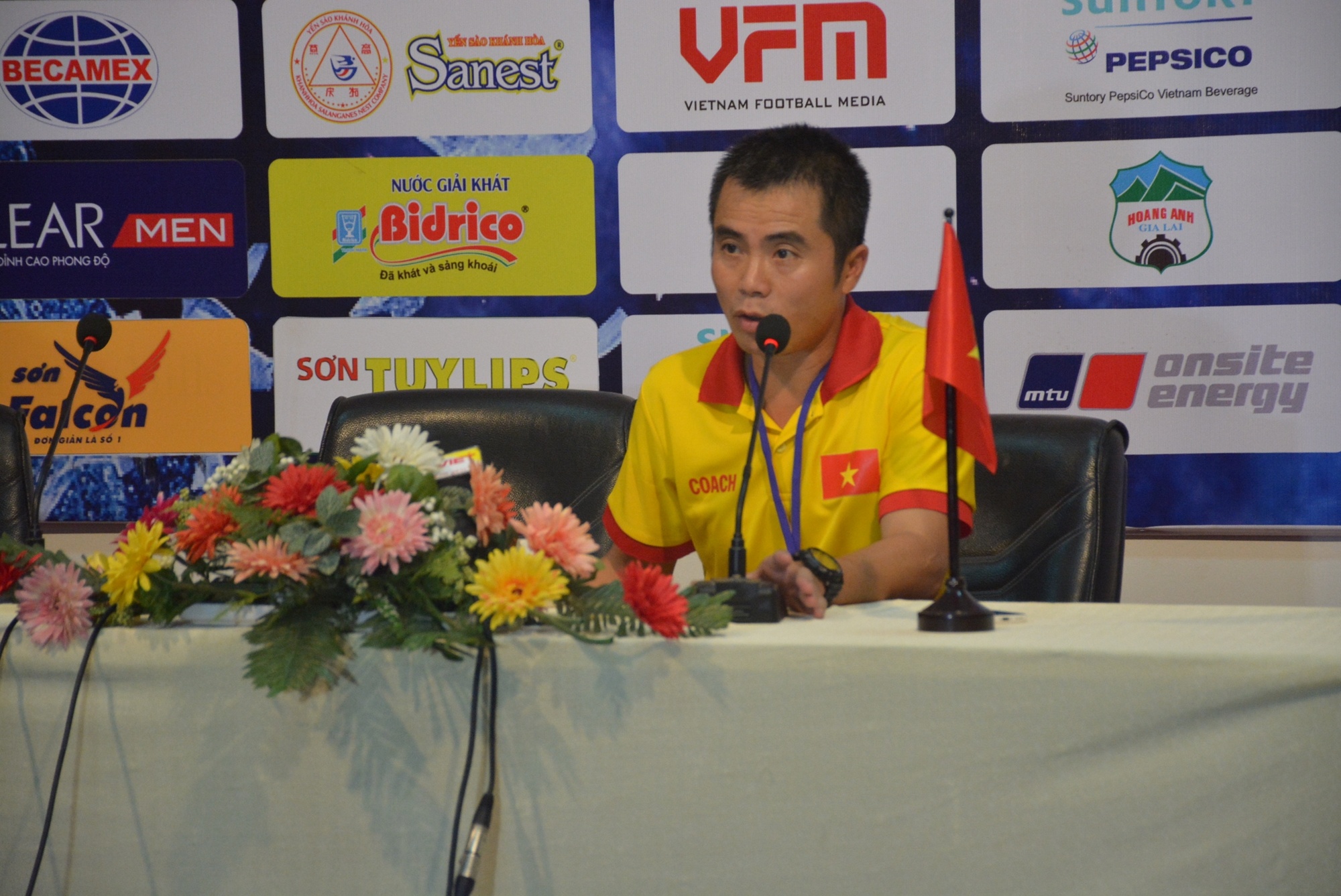 HLV Pham Minh Duc: 'Doi cua toi khong co duoc su may man' hinh anh