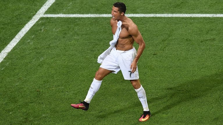 Tới Trung Quốc,  Tevez hưởng mức lương khó tin ảnh 2 Toi Trung Quoc,  Tevez huong muc luong kho tin anh 2