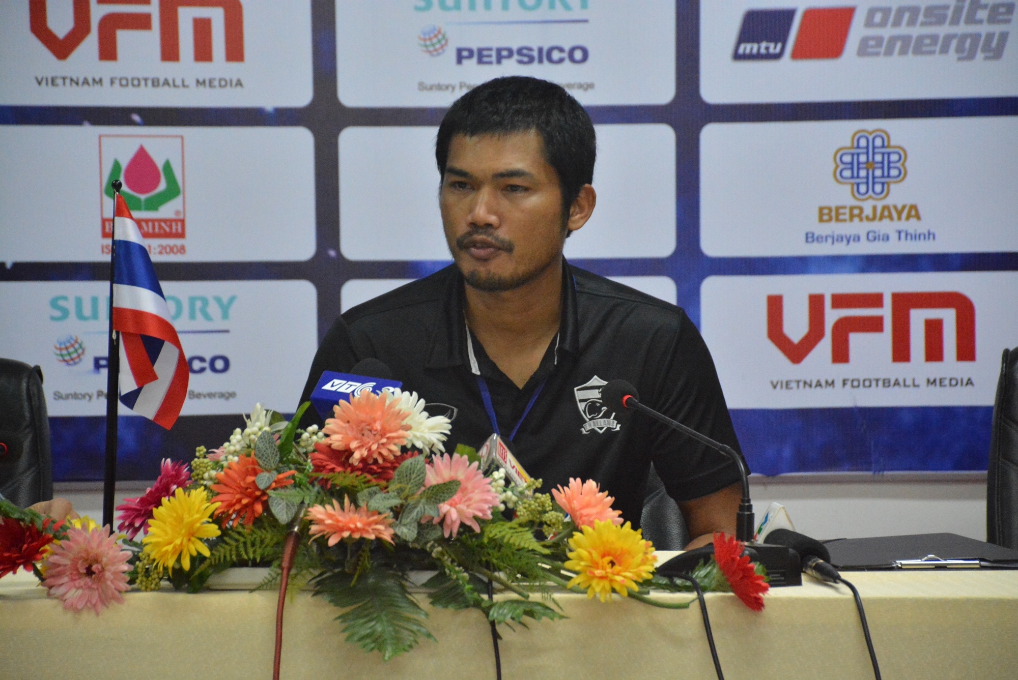 Da khong tot, 'dam tre nha bau Duc' van duoc khen hinh anh