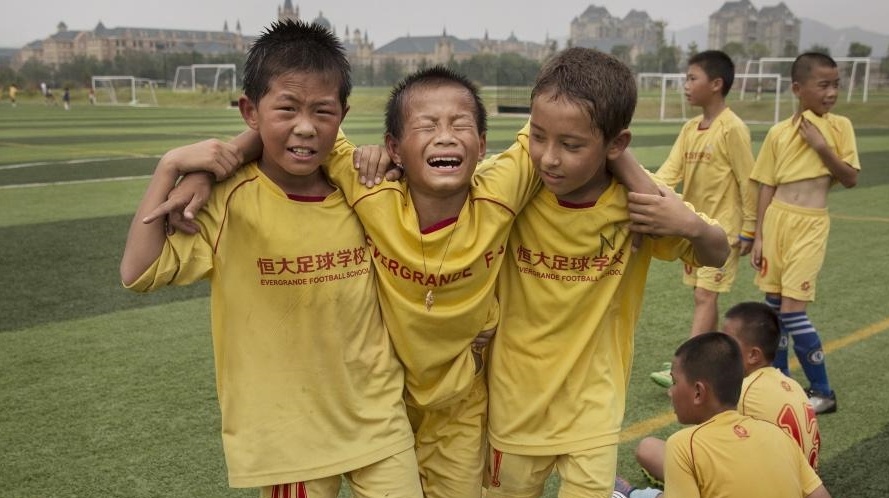 Tu duy cu mon kim ham tham vong cua bong da Trung Quoc hinh anh