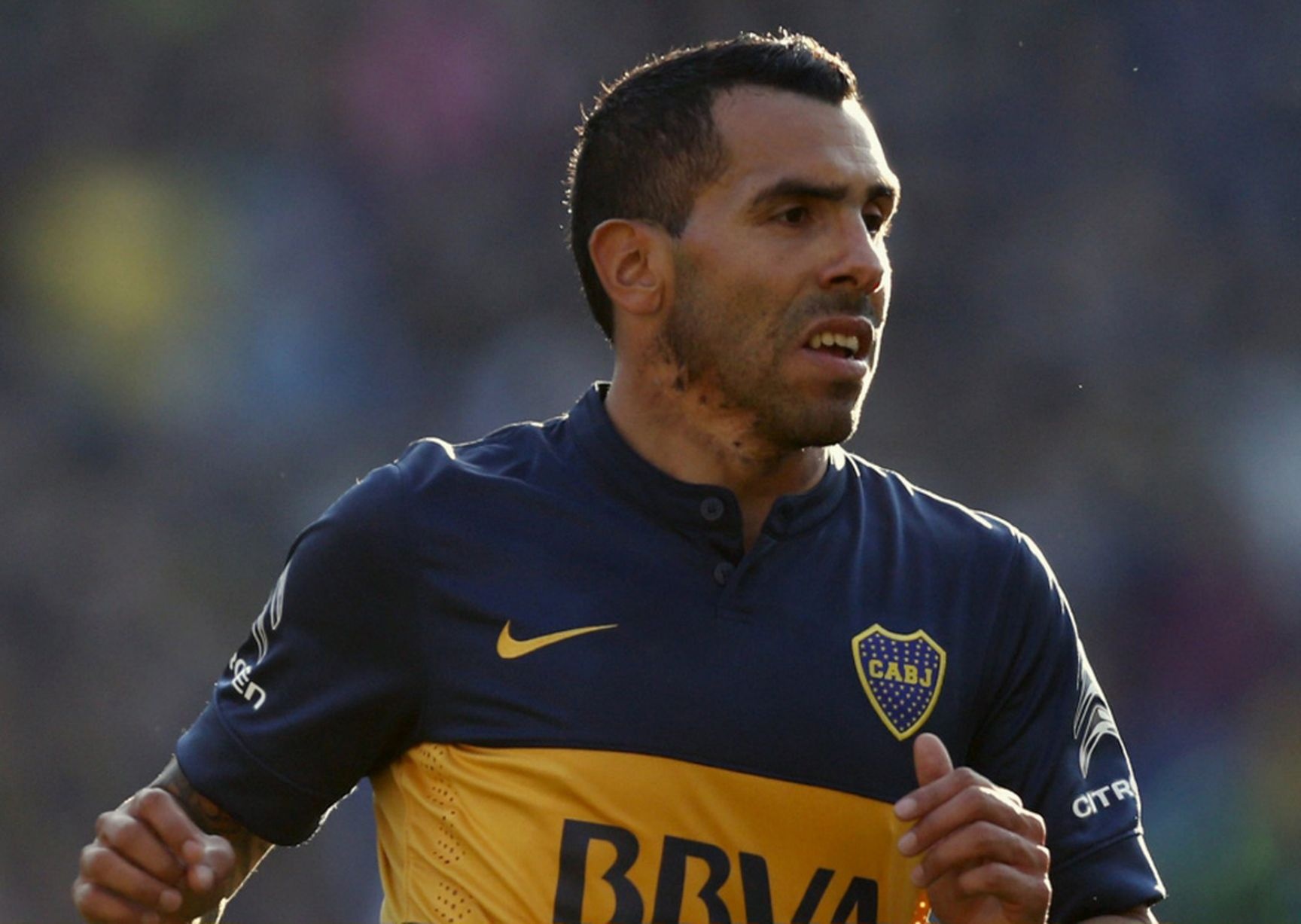 Carlos Tevez,  trieu phu voi xuat phat diem o chuot anh 2