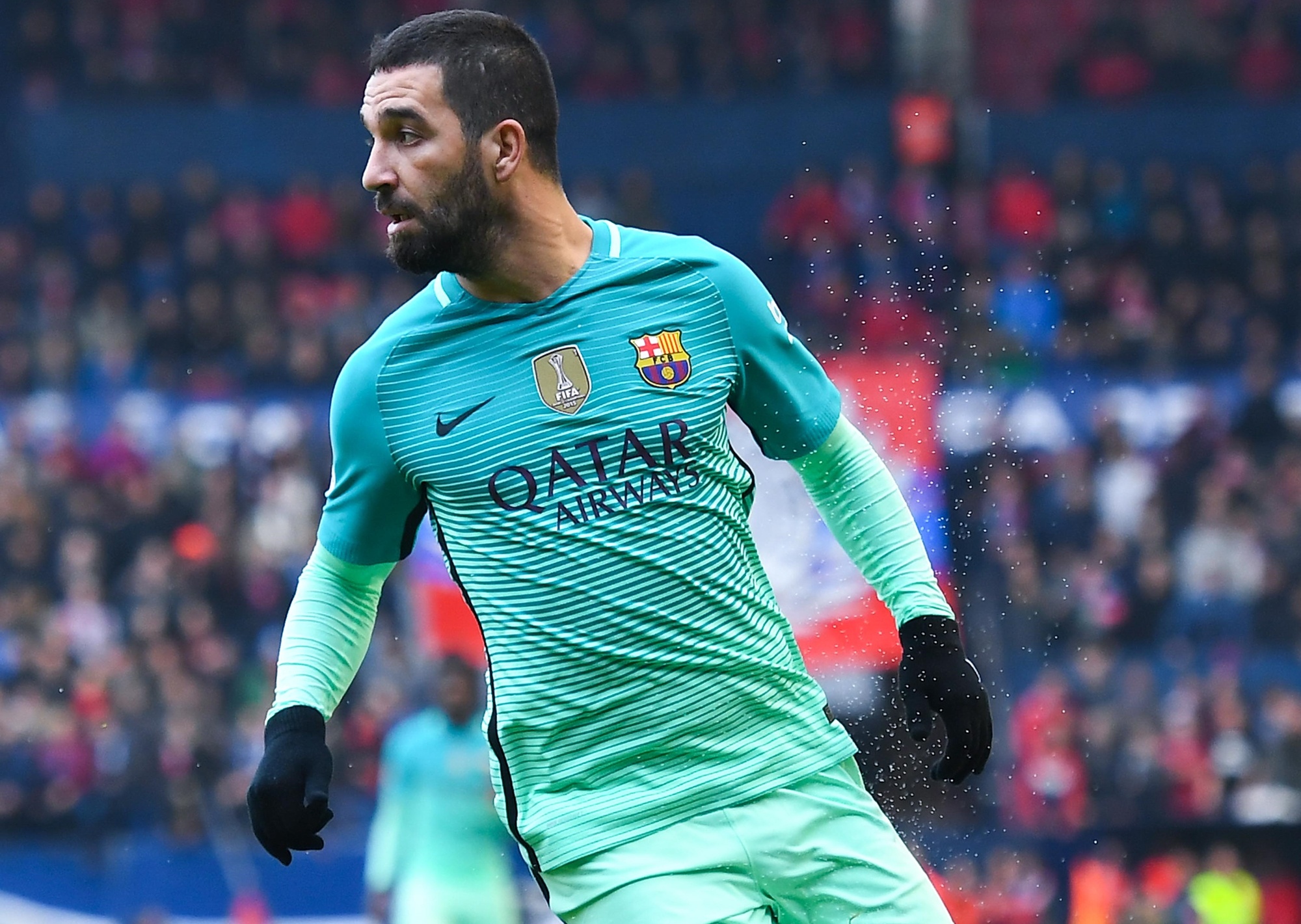 Con dien mua sam cua Trung Quoc lan toi Barcelona anh 2