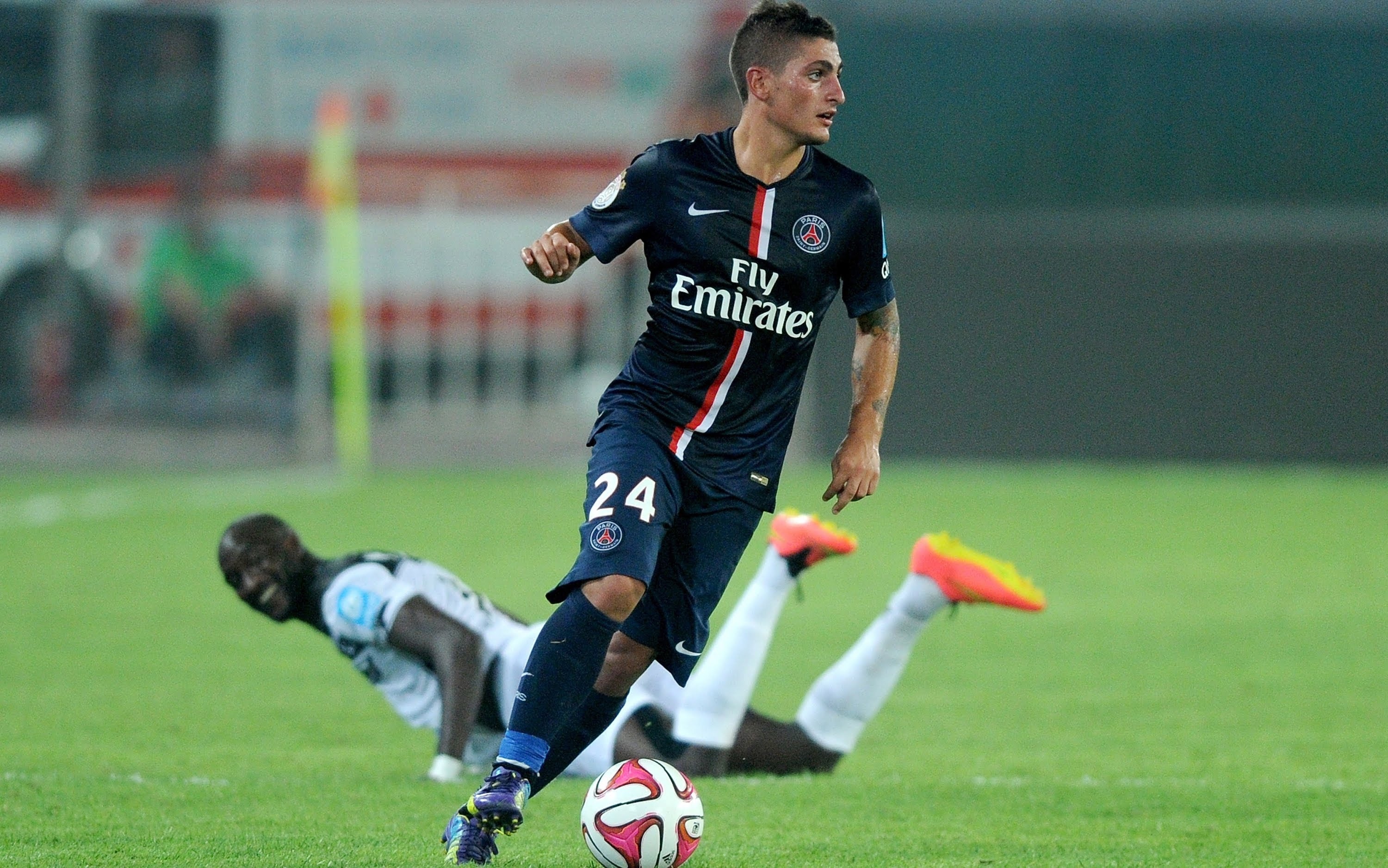 Ronaldo ngoai cuoc trong doi hinh dat gia nhat the gioi anh 6