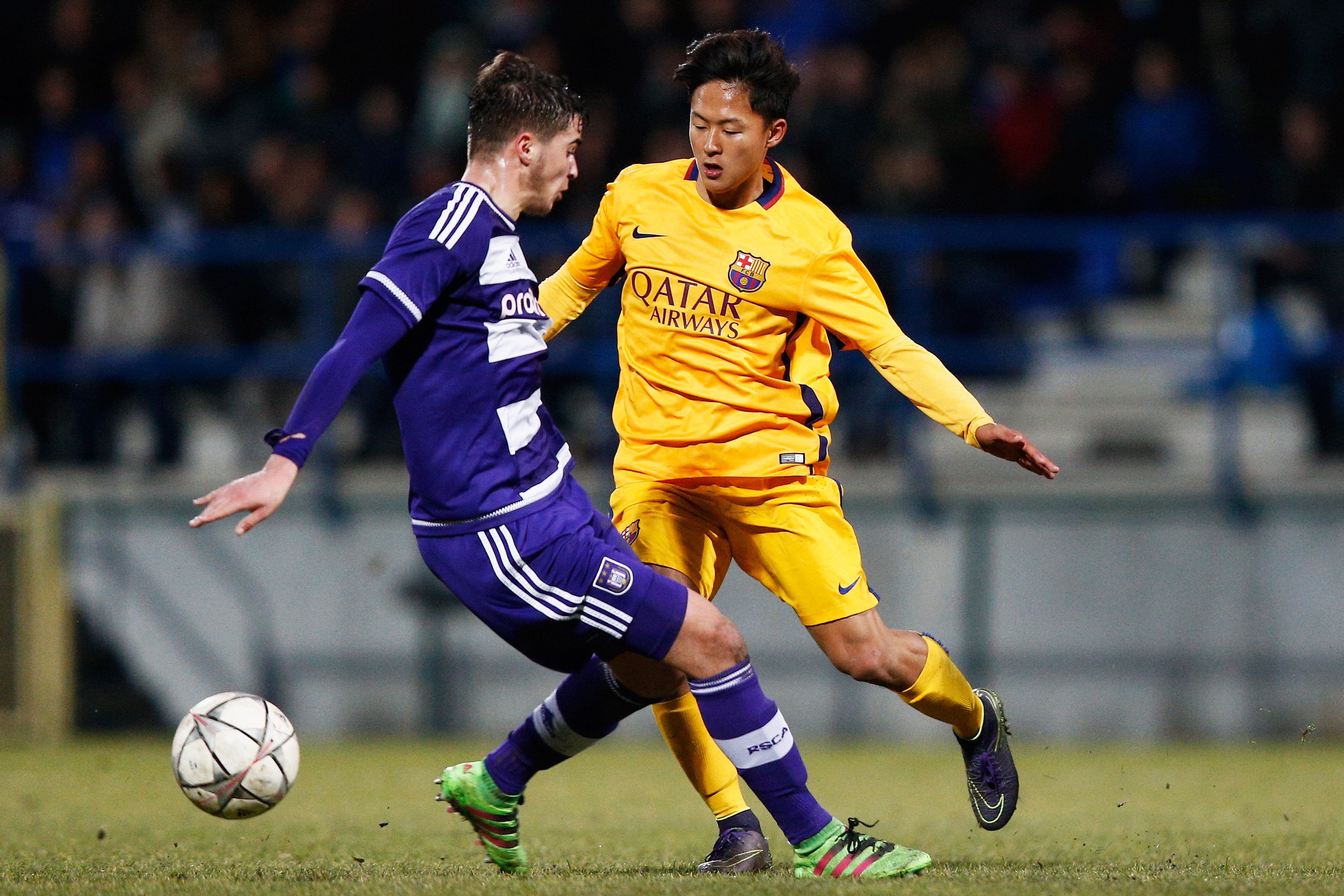 'Messi Hàn Quốc' trước ngã rẽ số phận ở Barca ảnh 2 'Messi Han Quoc' truoc nga re so phan o Barca anh 2