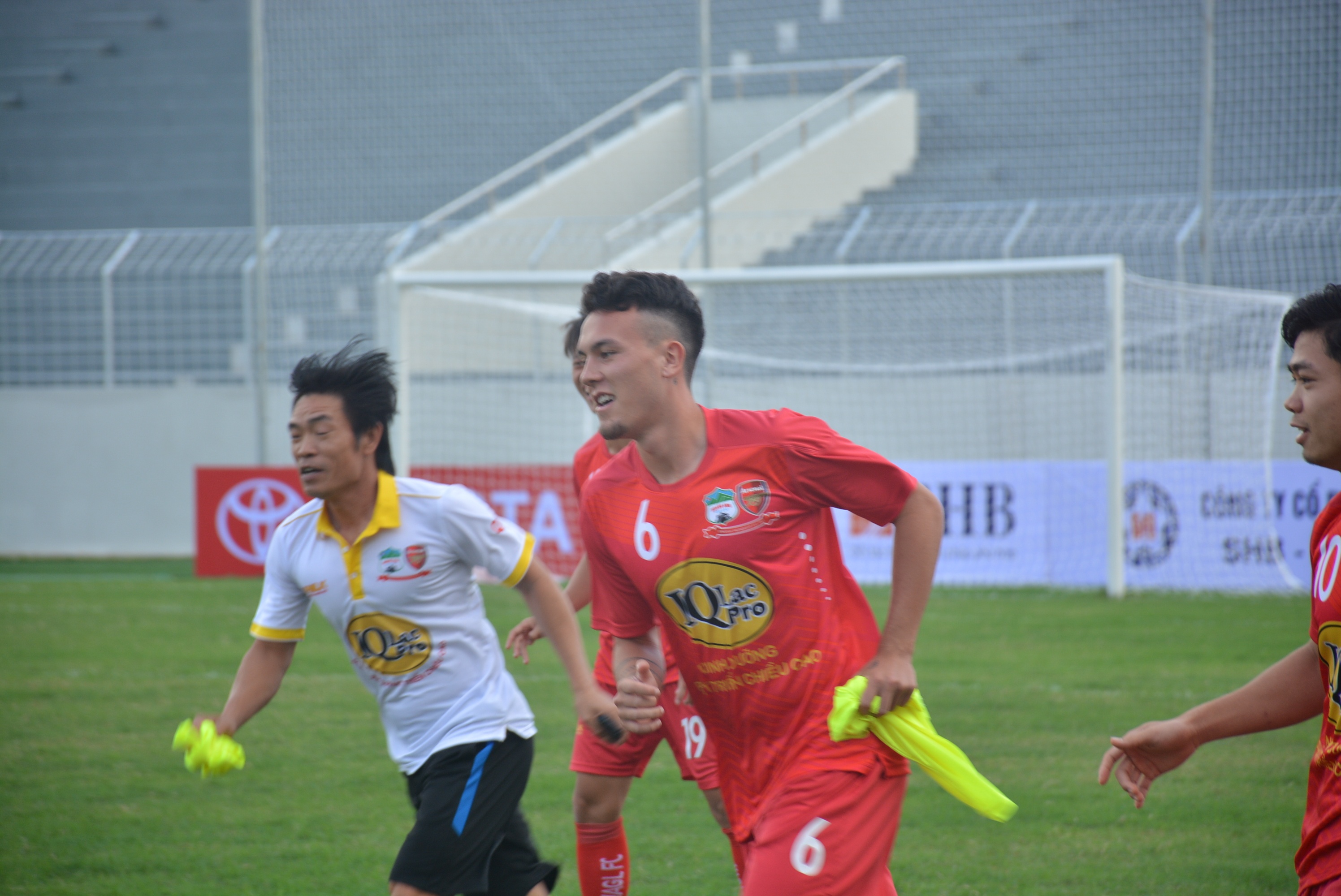 Van Toan cuoi tha ga,  Cong Phuong lam mat nghiem truoc tran gap Da Nang anh 2