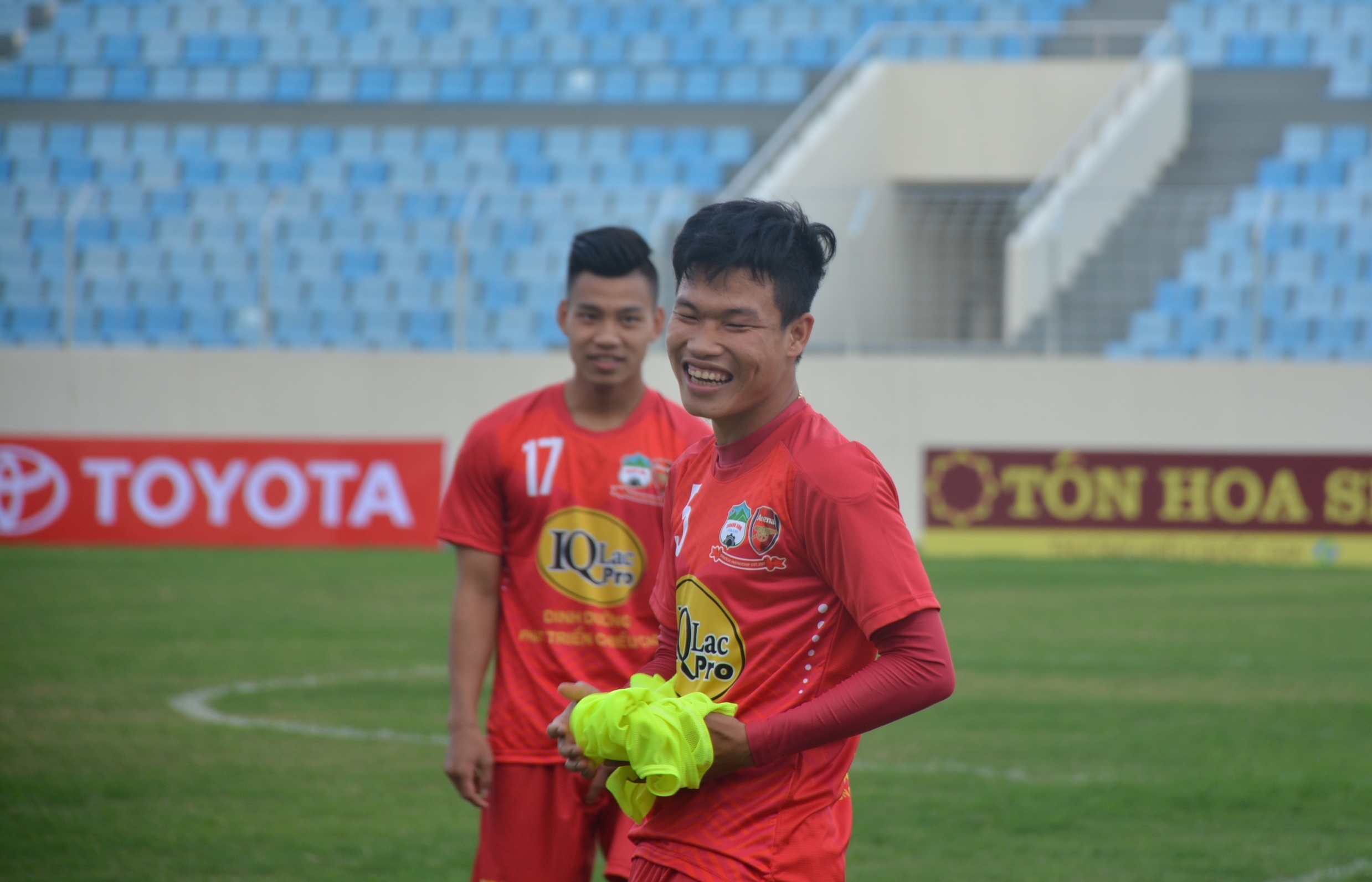 Van Toan cuoi tha ga,  Cong Phuong lam mat nghiem truoc tran gap Da Nang anh 5