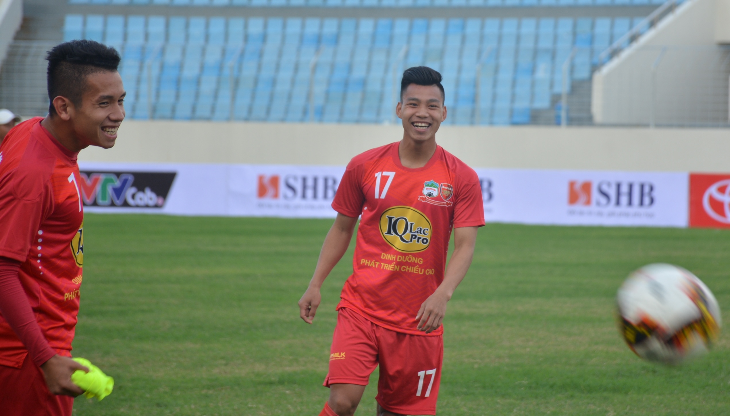 Van Toan cuoi tha ga,  Cong Phuong lam mat nghiem truoc tran gap Da Nang anh 4