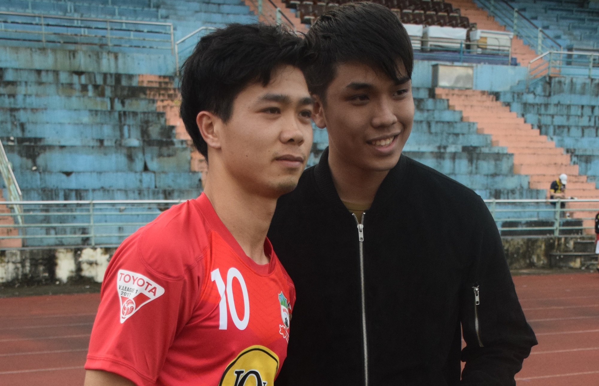 Cong Phuong muon HAGL tiep tuc choi dep o V.League hinh anh