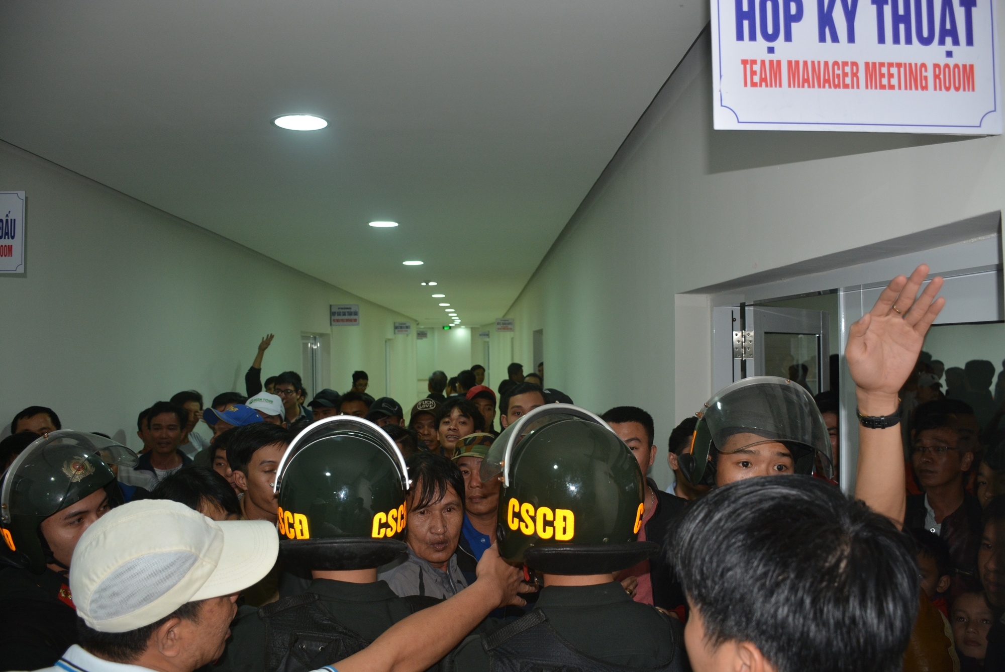 'Doi ve',  CDV suyt lam loan o tran Da Nang - HAGL anh 1