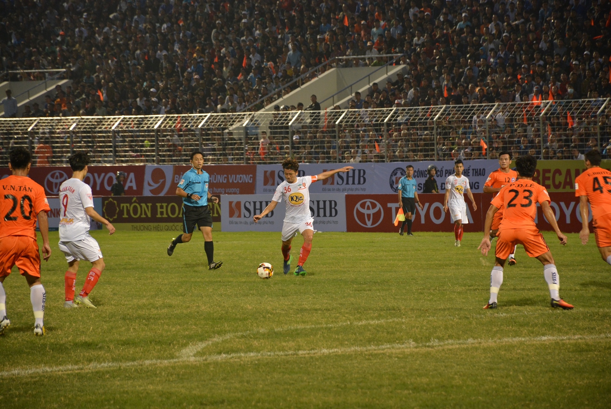 HAGL va nghich ly bong da dep anh 2