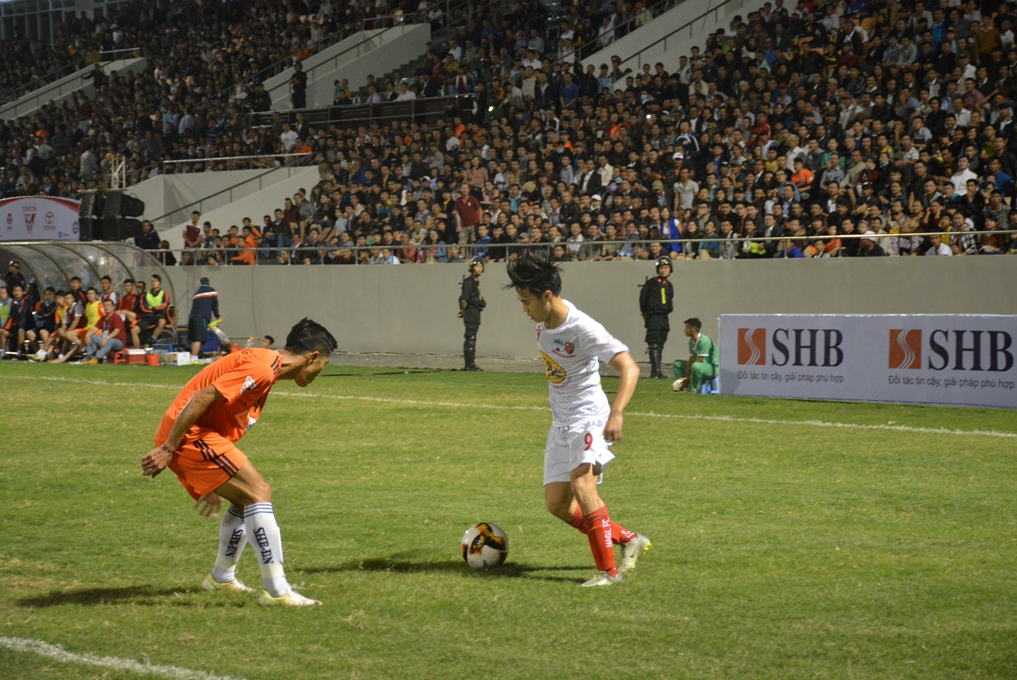 Ban sac chua du de cuu HAGL anh 2