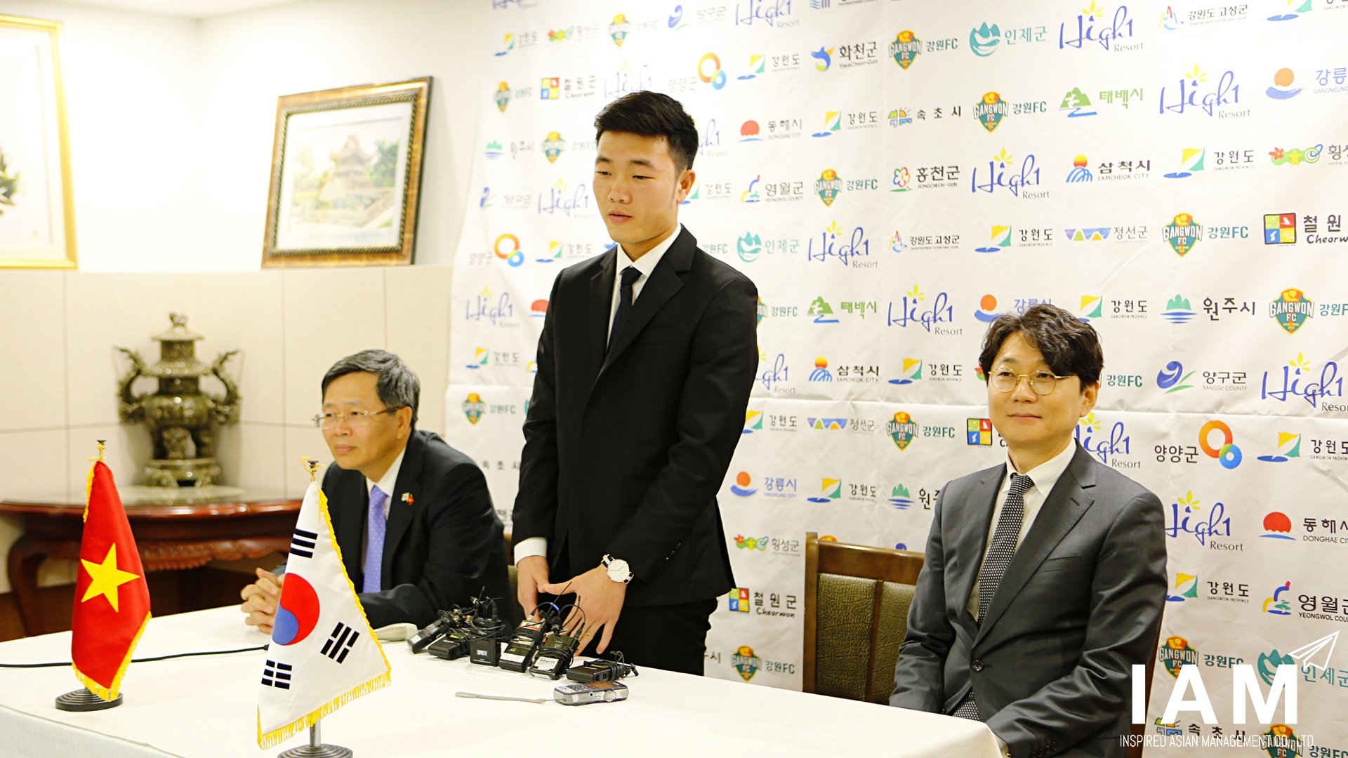 'Xuan Truong sang Gangwon giong nhu Park Ji Sung toi MU' hinh anh