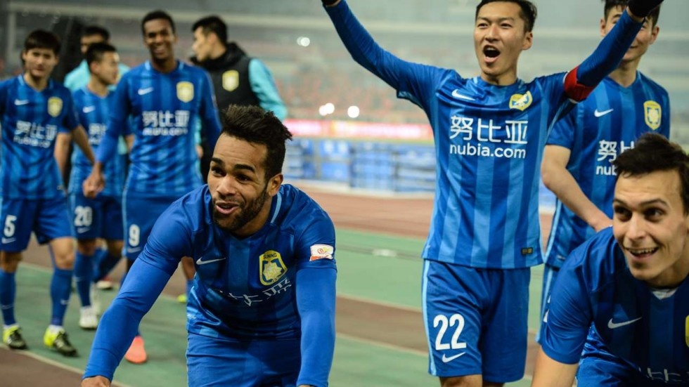 Bong da Trung Quoc: Dong tien danh thuc khong lo anh 1