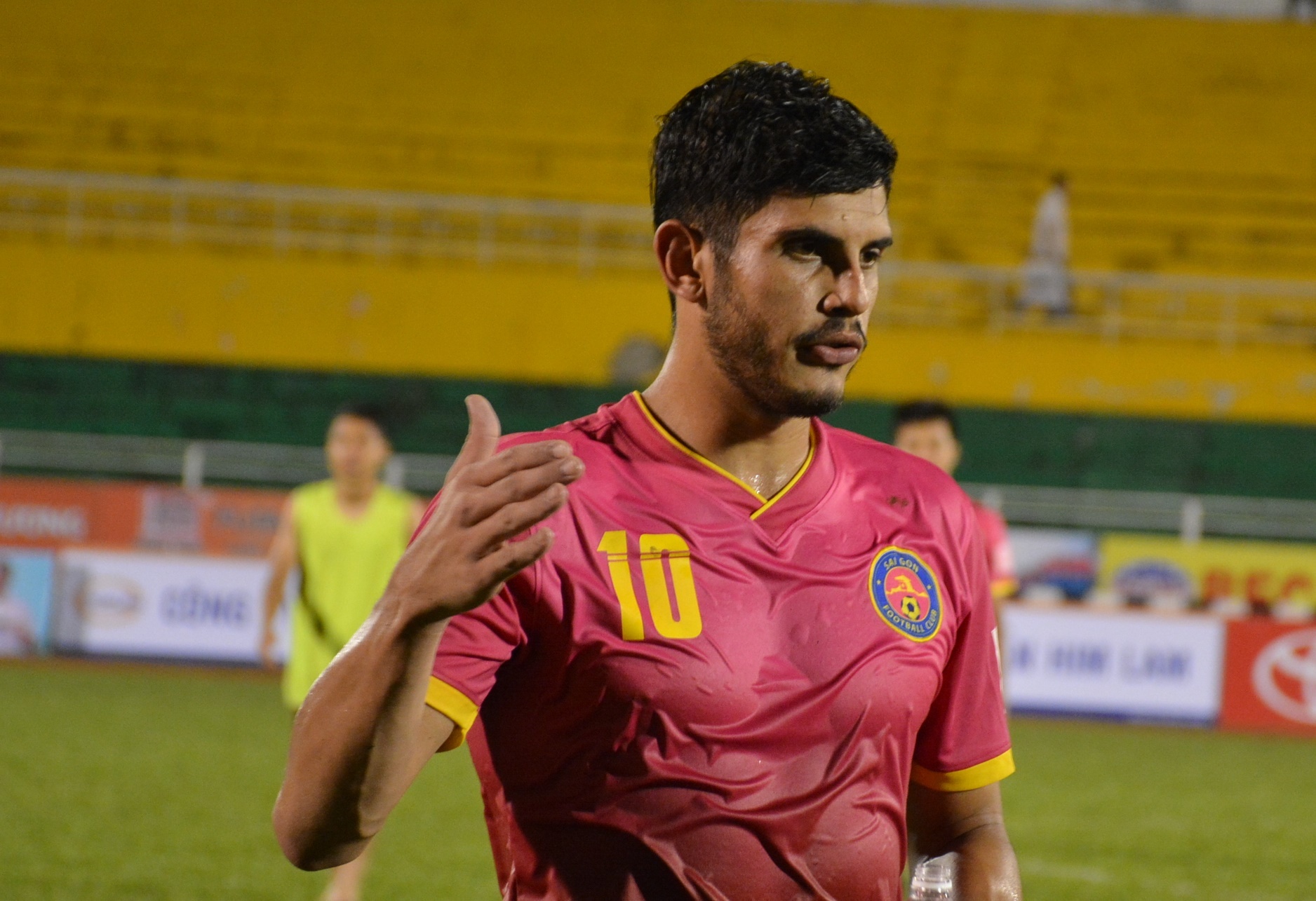 Ngoai binh giup CLB Sai Gon danh bai Da Nang hinh anh