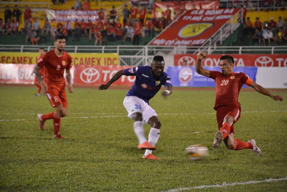 TP.HCM vs Ha Noi anh 1