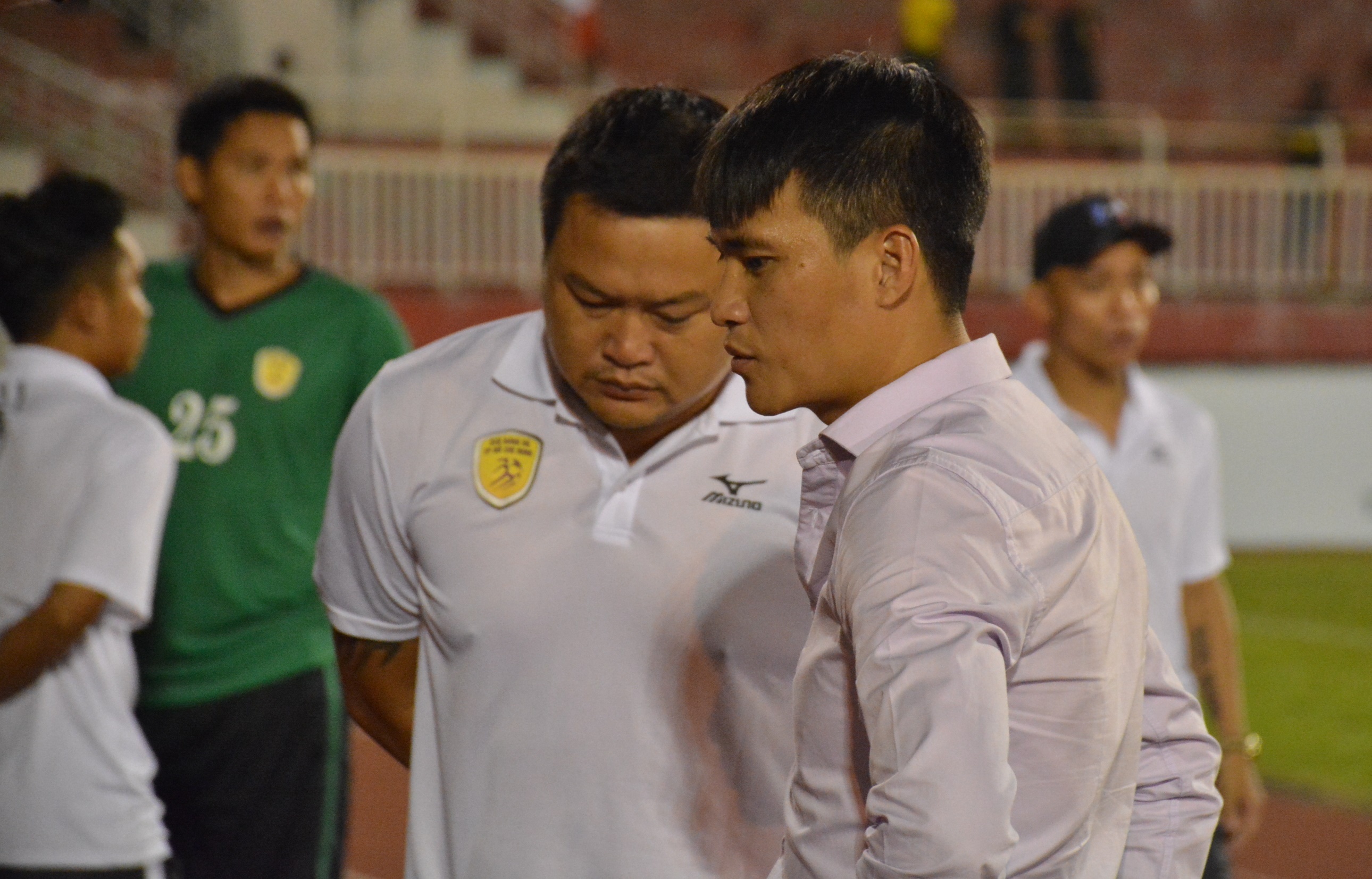 Cong Vinh tiep tuc ghi diem trong long nguoi ham mo anh 7