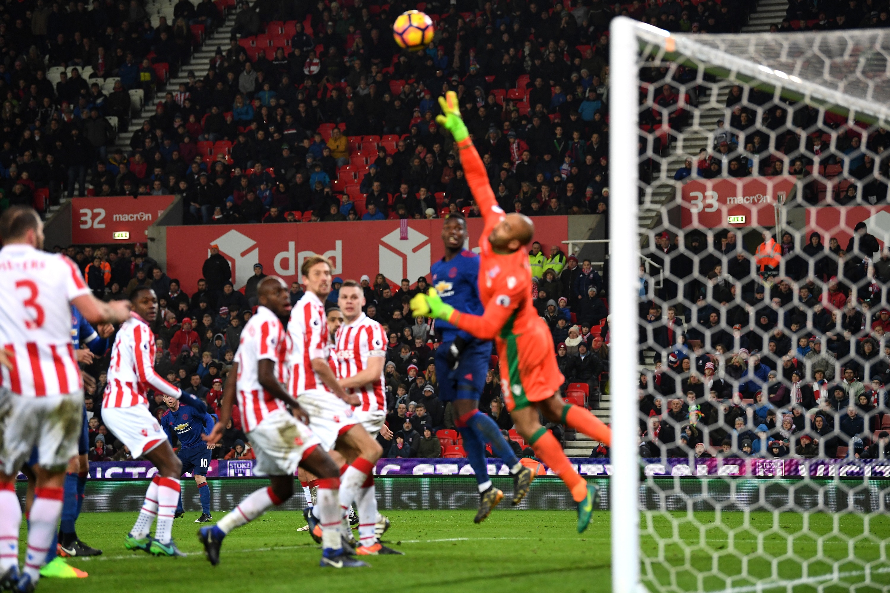 Rooney, huyền thoại gây tranh cãi của MU ảnh 1 Rooney, huyen thoai gay tranh cai cua MU anh 1