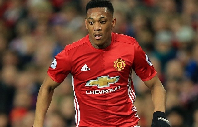 Ran nut moi quan he Martial - Mourinho hinh anh