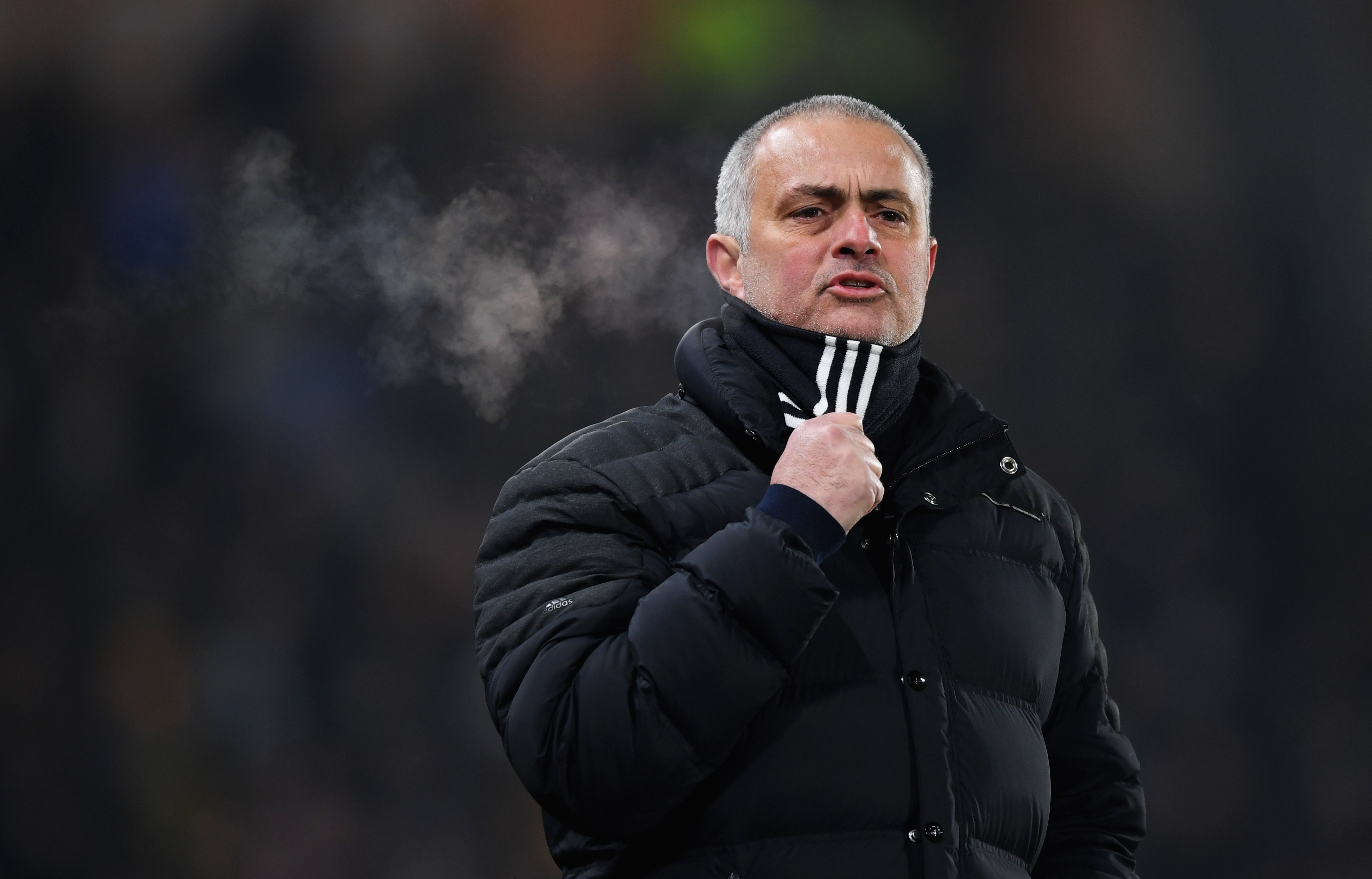Lo that bai, Mourinho tuoi cuoi ben banh sinh nhat hinh anh