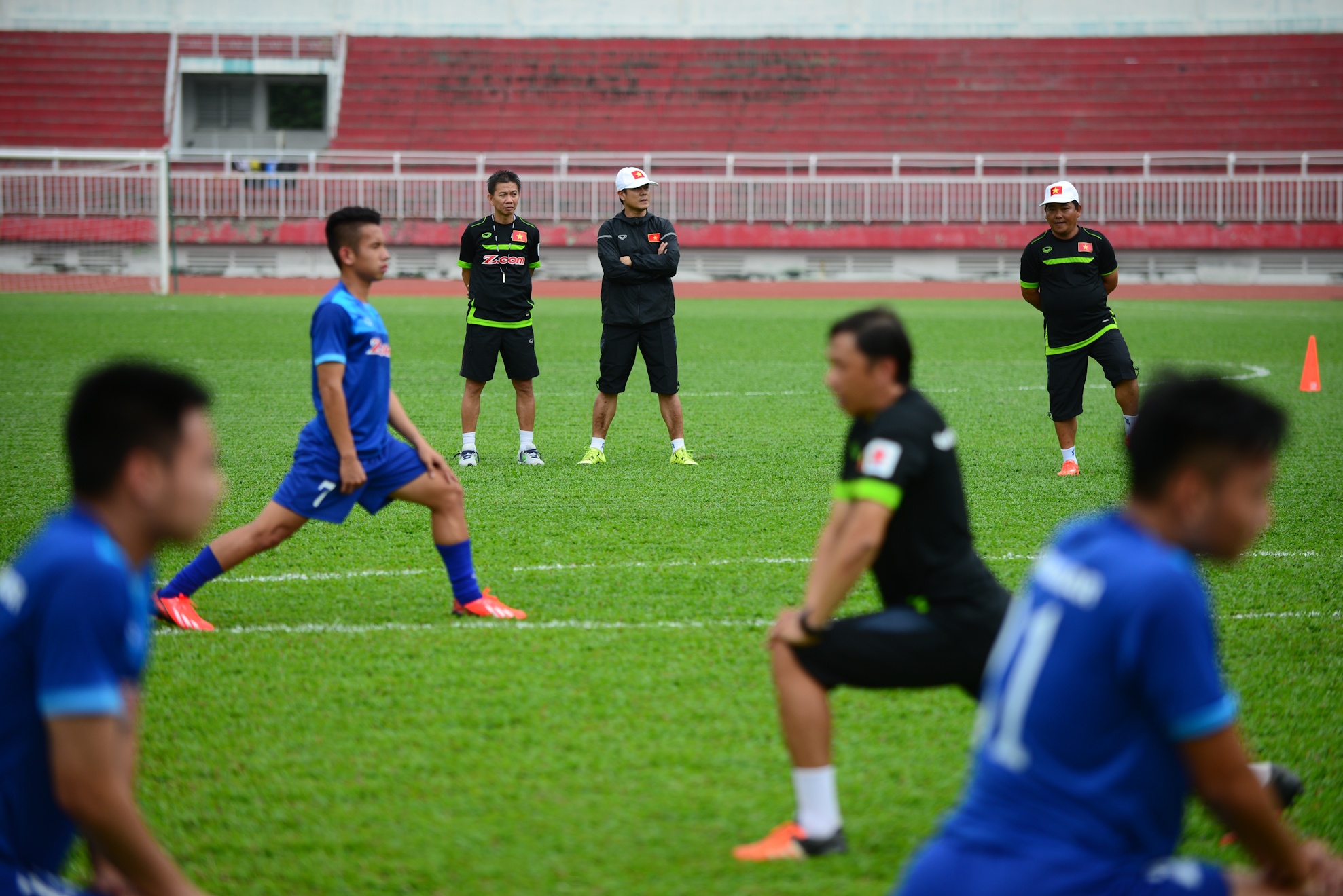 U23 Việt Nam tập dưới cơn mưa tầm tã đầu năm ảnh 5 U23 Viet Nam tap duoi con mua tam ta dau nam anh 5