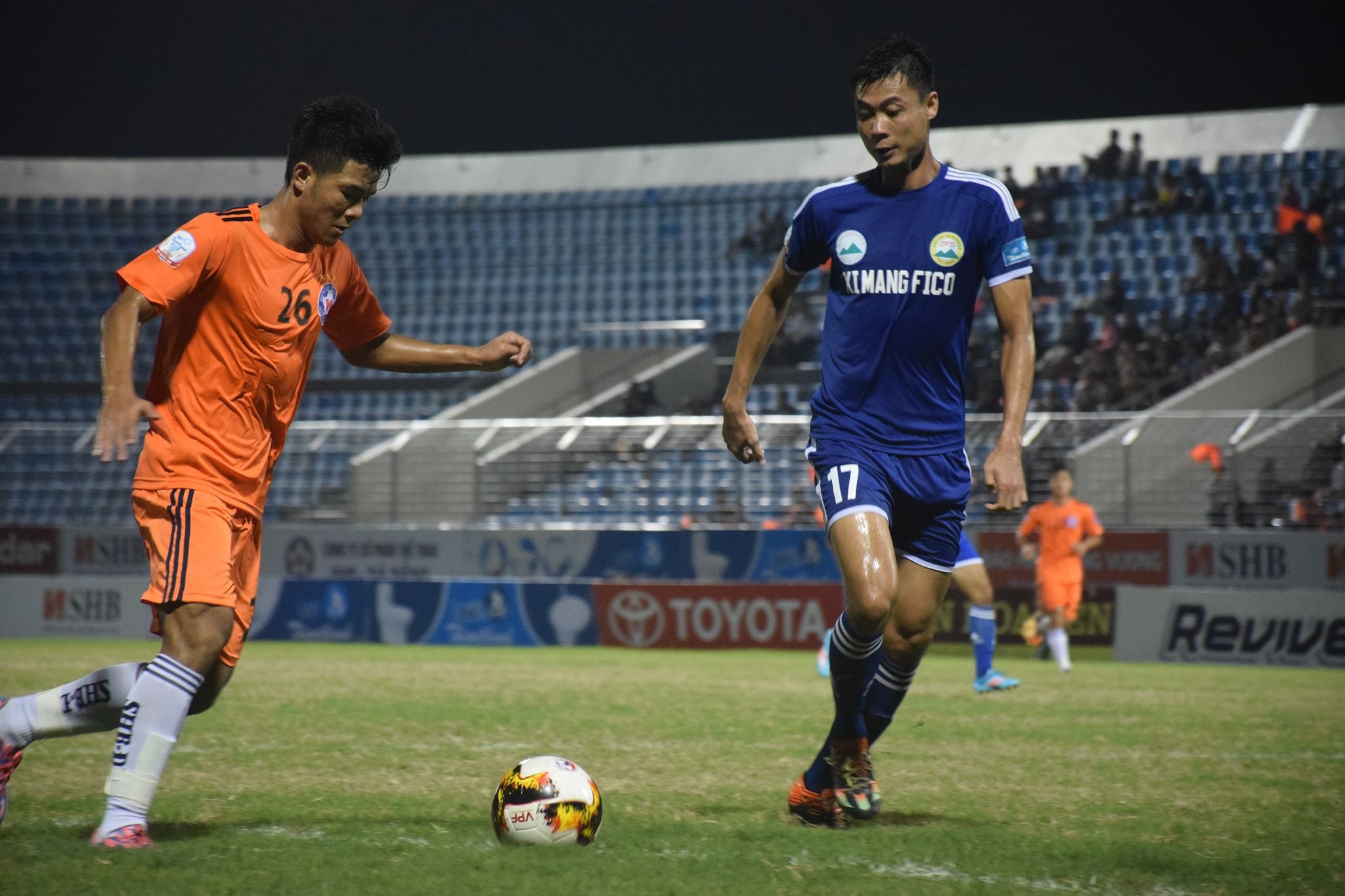 Ha Duc Chinh lap hat-trick truoc ngay hoi quan cung U23 Viet Nam anh 1