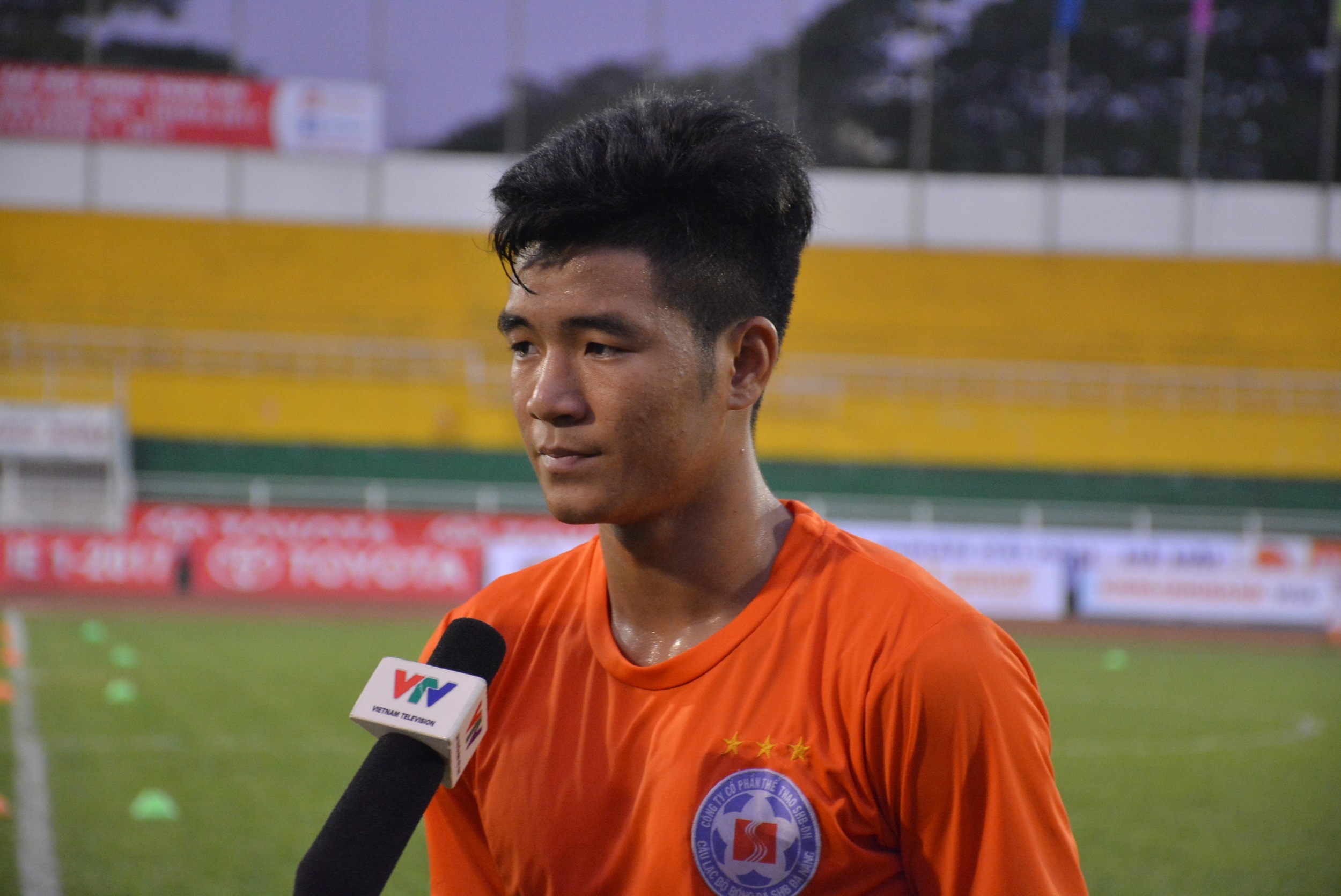 Ha Duc Chinh ghi hat-trick truoc ngay hoi quan U23 VN hinh anh