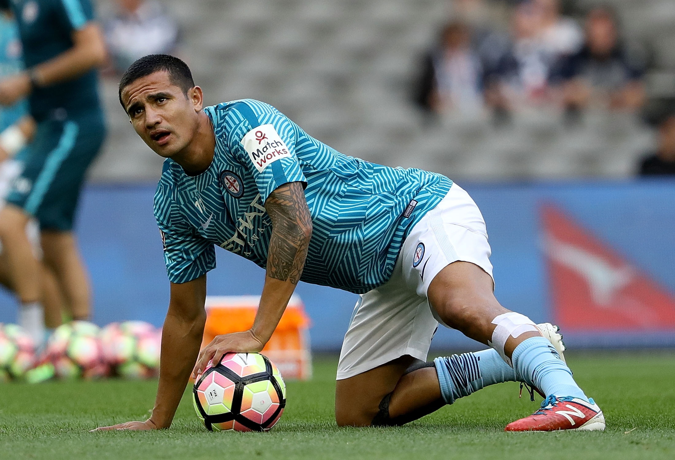 Tim Cahill 'an' the do hai huoc tai que nha hinh anh