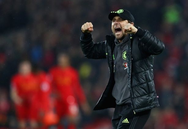 Inter cheo keo HLV Conte bang thu nhap 'tren may' hinh anh