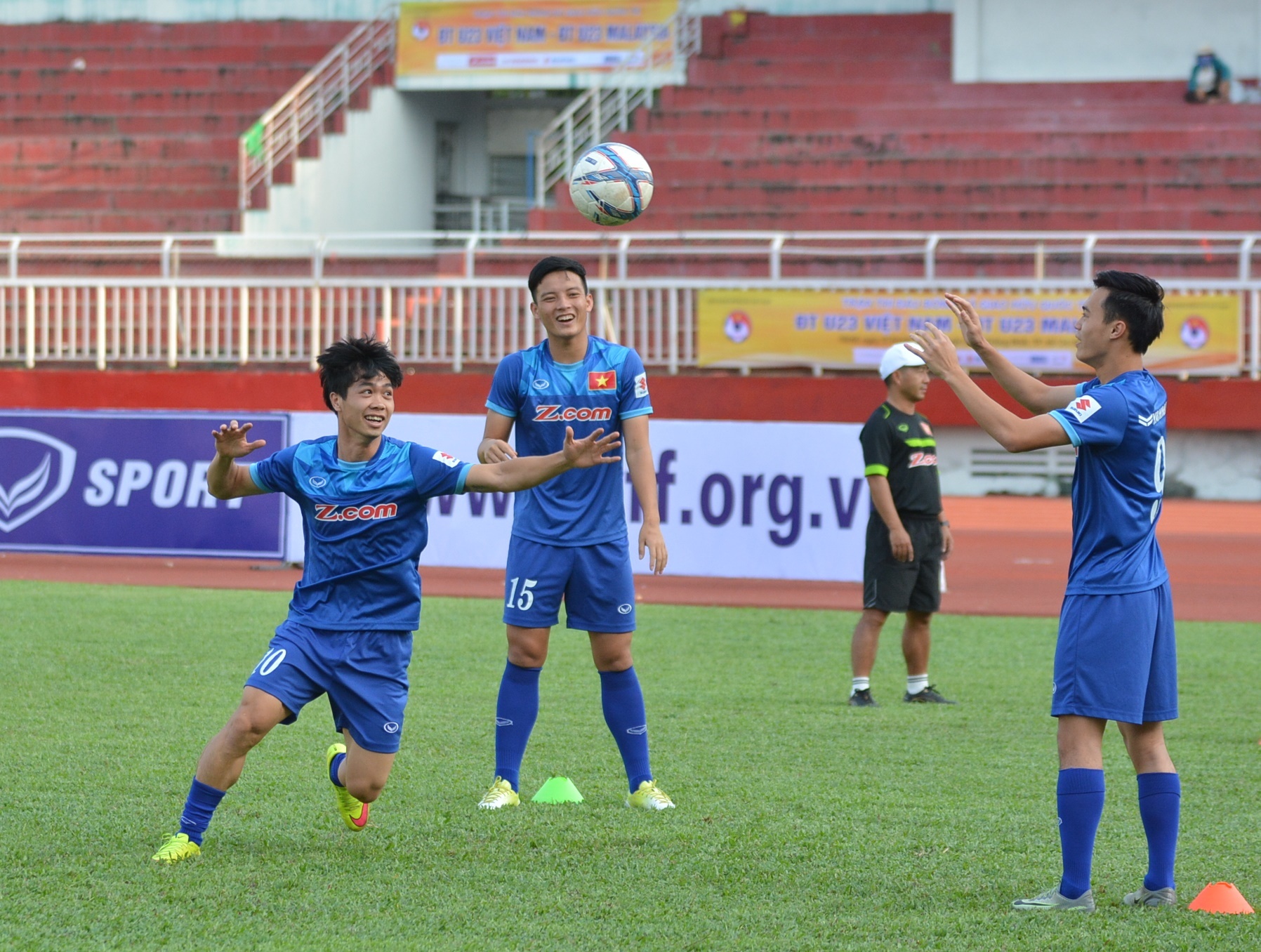 Hinh anh doi lap truoc gio G cua U23 VN va U23 Malaysia anh 1