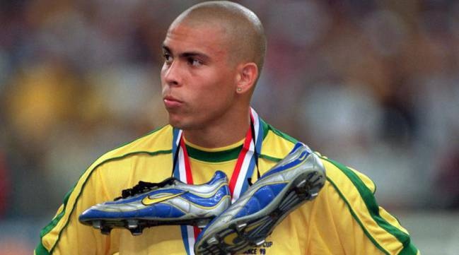 Cafu tiet lo ly do Ronaldo mo nhat o chung ket World Cup 98 hinh anh