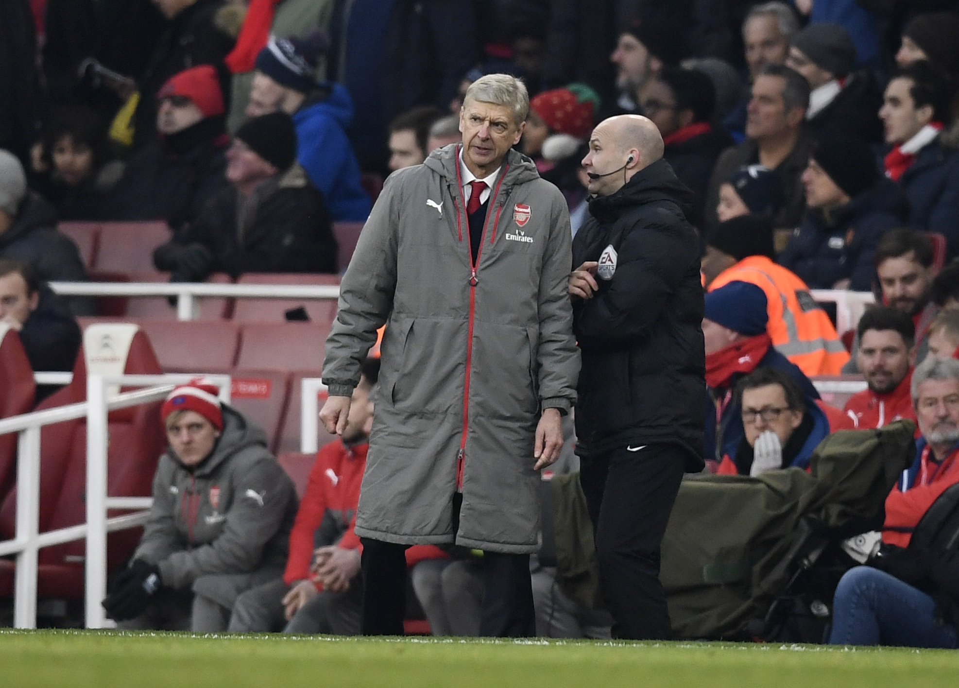 Mat thang bang,  Wenger doi mat hoi ket o Arsenal anh 1