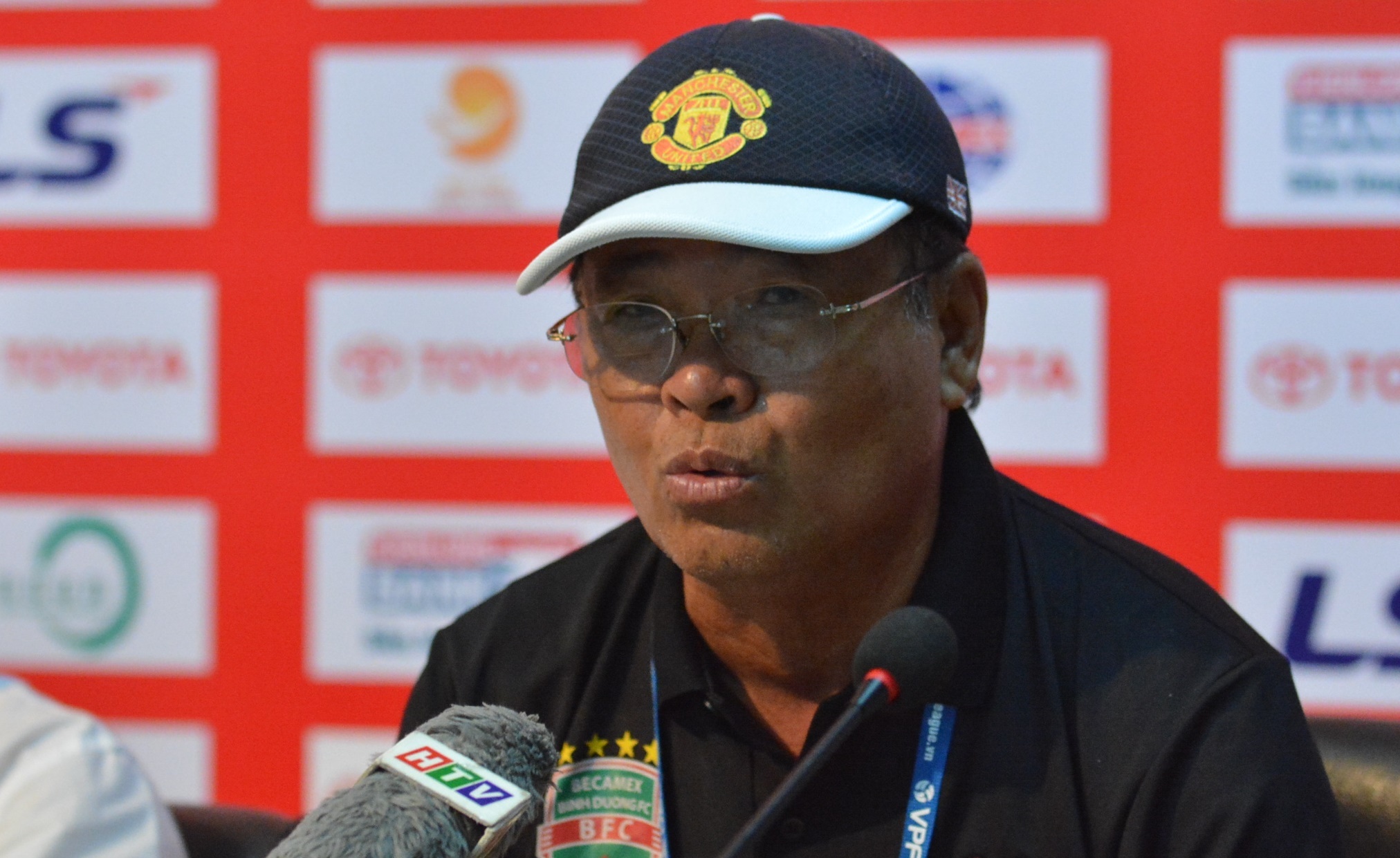 Cong Phuong bi HLV Binh Duong che so voi Anh Duc hinh anh