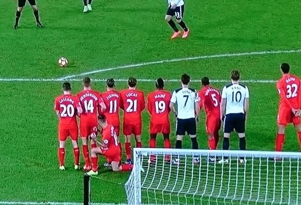 Sao Liverpool dung chieu la dung hang rao chong da phat hinh anh